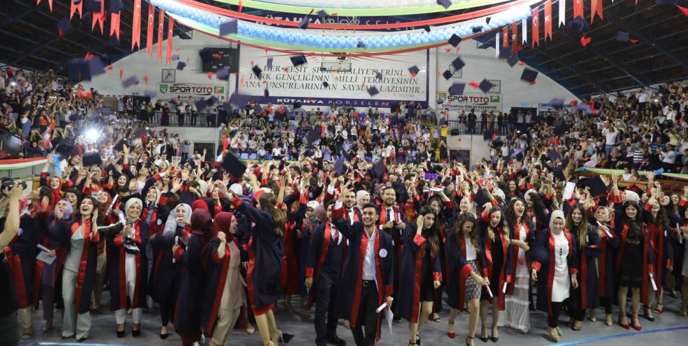 Sağlık Üniversitesi’nde Mezuniyet Coşkusu