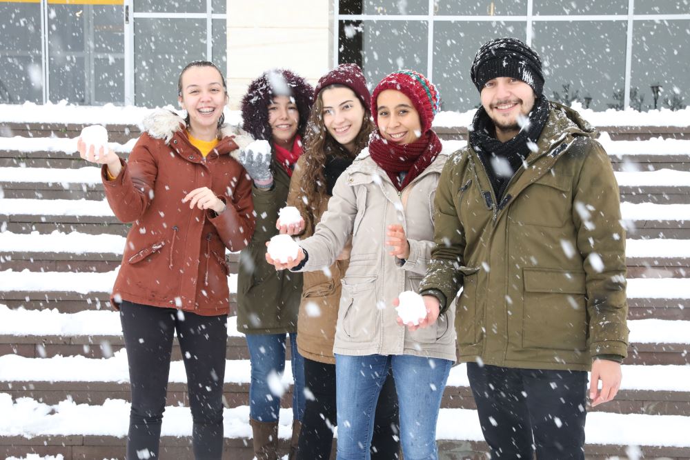 KSBÜ’DE KAR HEYECANI